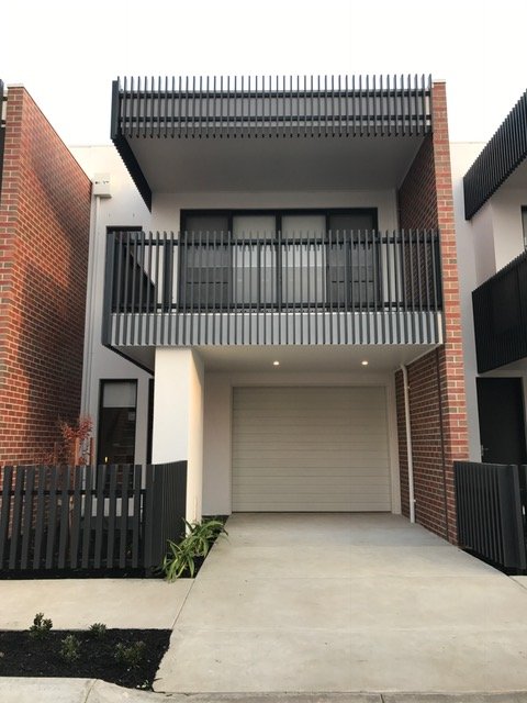 24 Monteith Place LAKE WENDOUREE 1