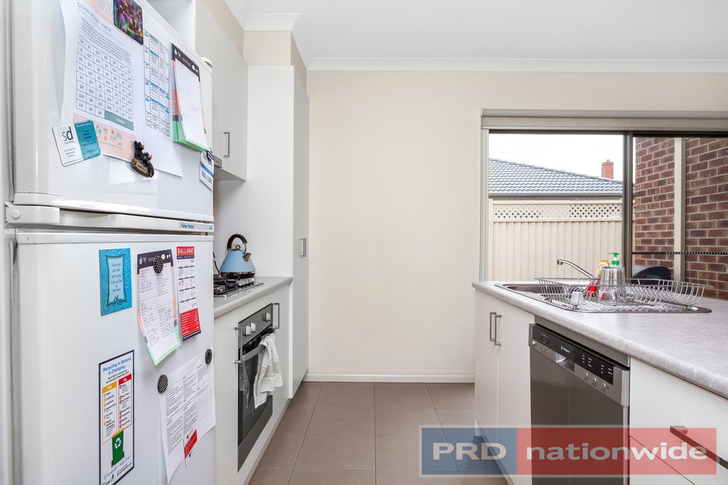 2/4 Morgan Street SEBASTOPOL 2