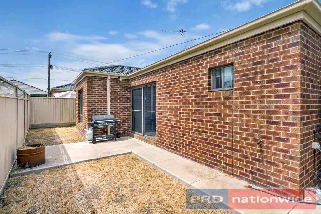 2/4 Morgan Street SEBASTOPOL 8