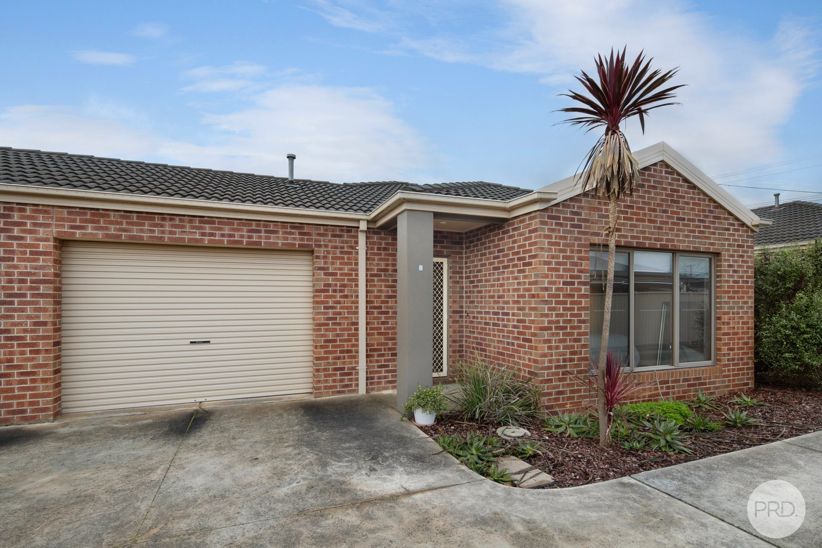 2/4 Morgan Street SEBASTOPOL 1