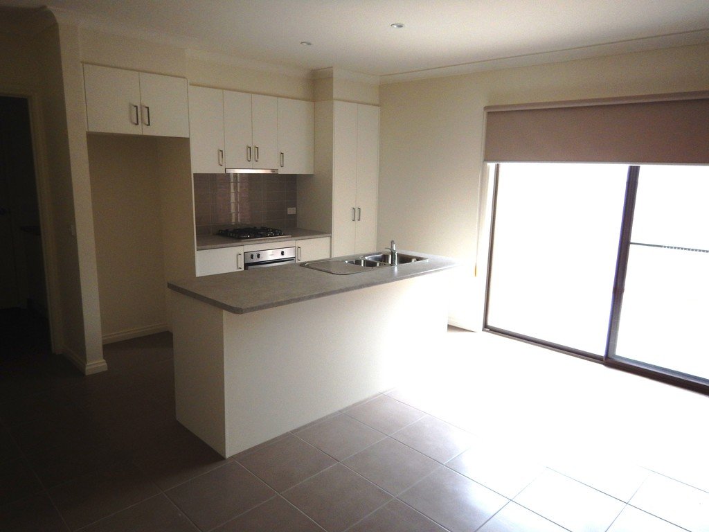 2/4 Morgan Street SEBASTOPOL 2