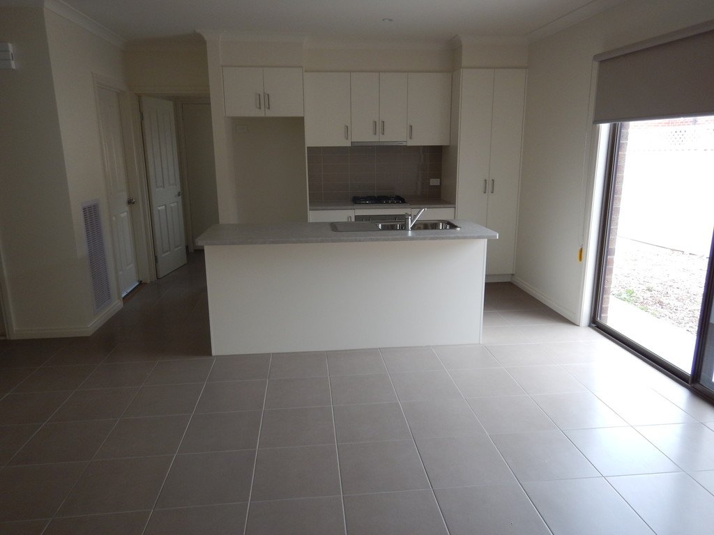 2/4 Morgan Street SEBASTOPOL 4