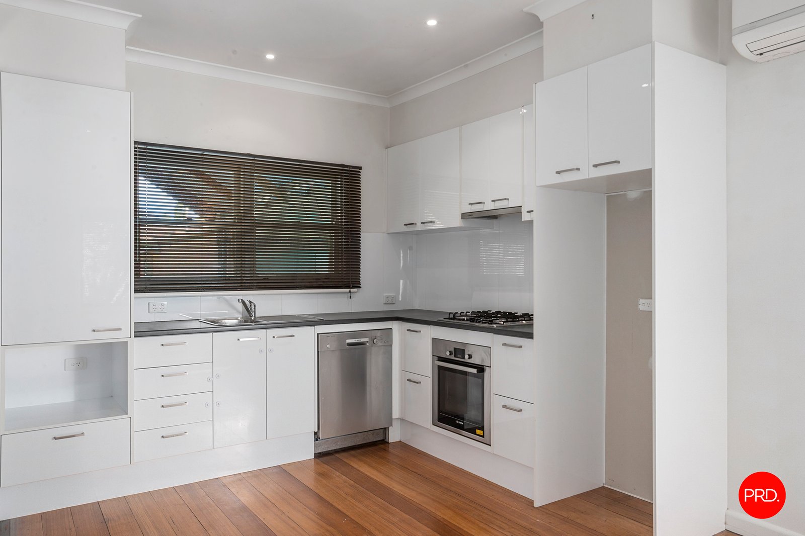 24 Nish Street FLORA HILL 4