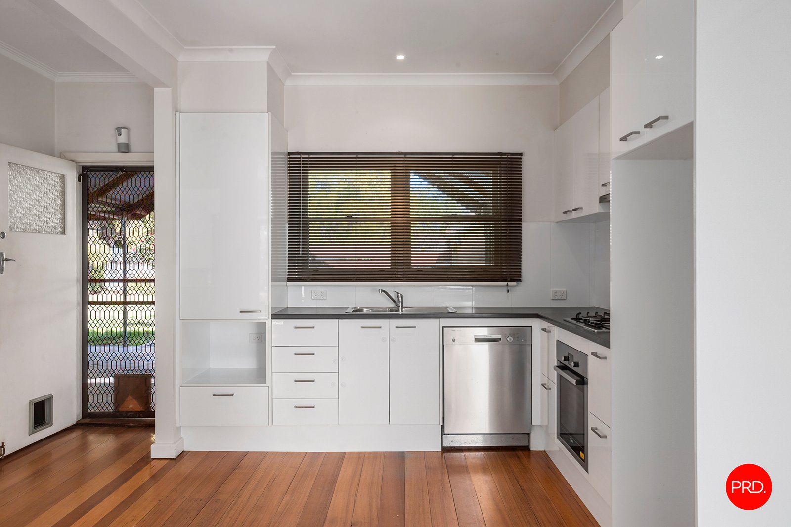 24 Nish Street FLORA HILL 5