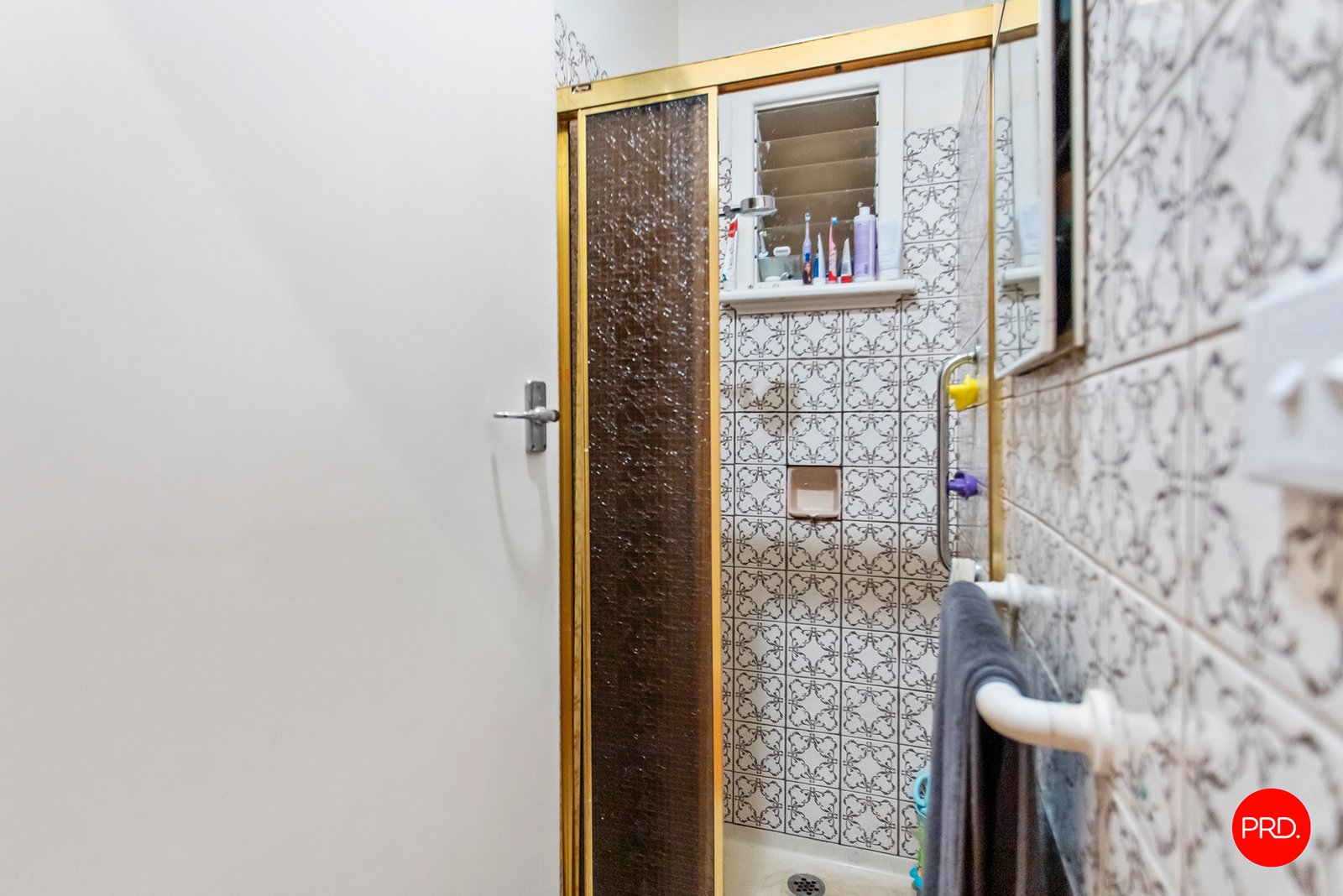 24 Nish Street FLORA HILL 9