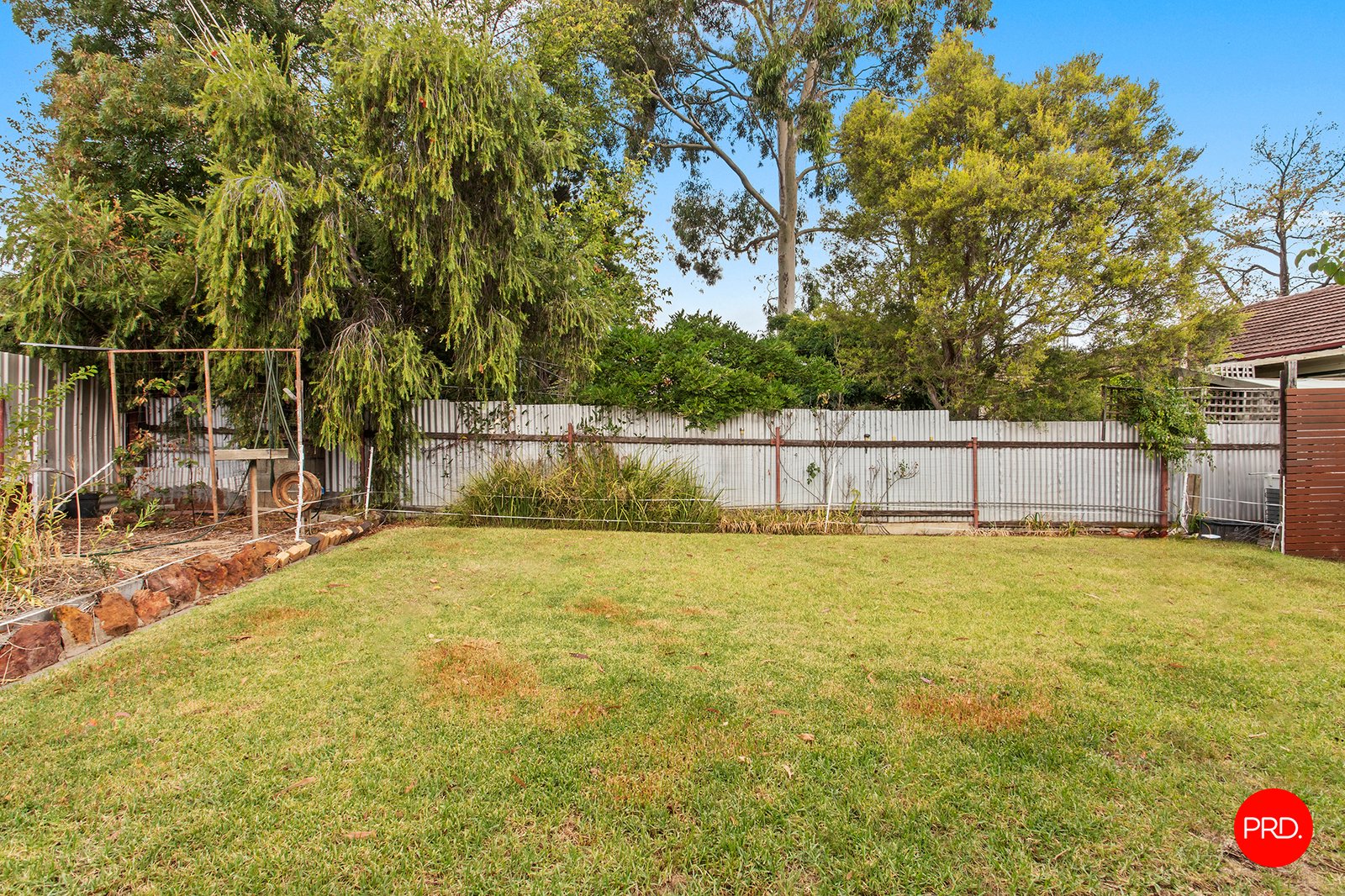 24 Nish Street FLORA HILL 11