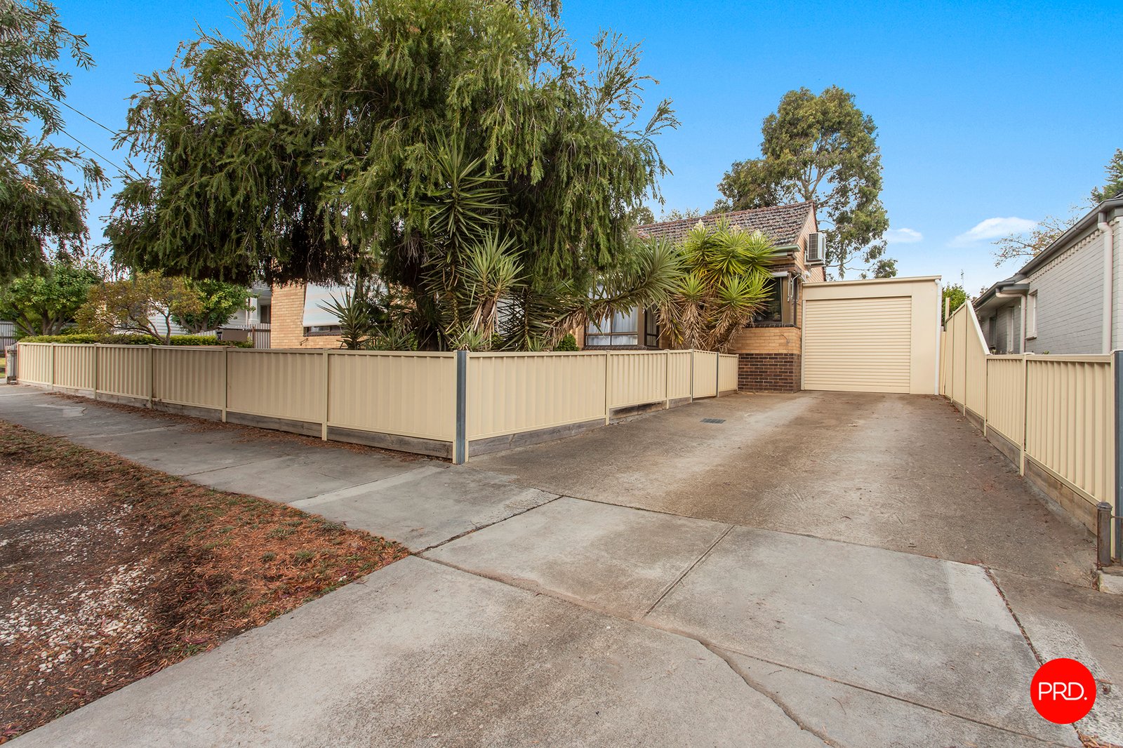 24 Nish Street FLORA HILL 12