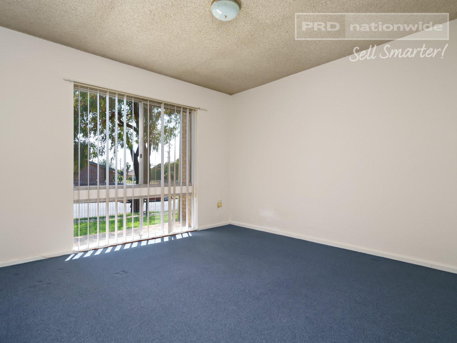 2/4 Nordlingen Drive TOLLAND 4