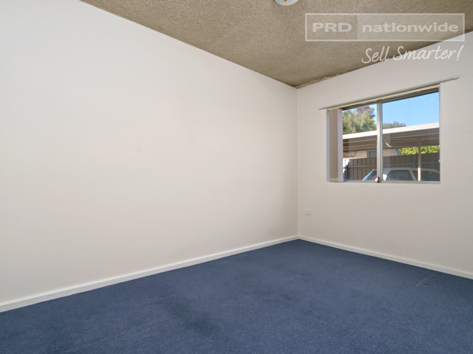 2/4 Nordlingen Drive TOLLAND 6