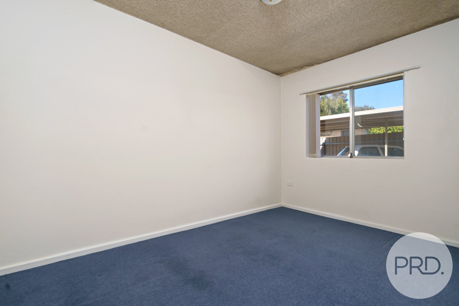 2/4 Nordlingen Drive TOLLAND 5