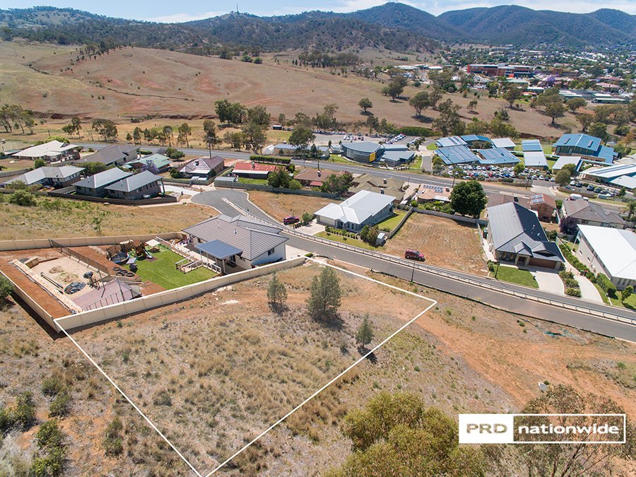 24 Oliver Street TAMWORTH 2