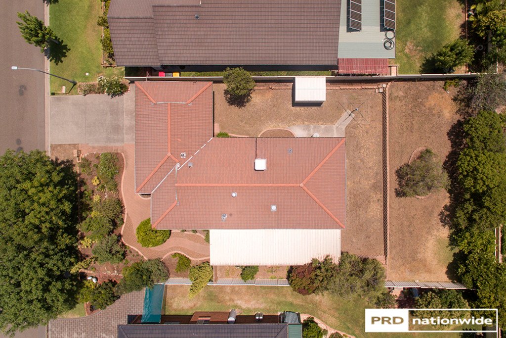 24 Overlanders Way TAMWORTH 15