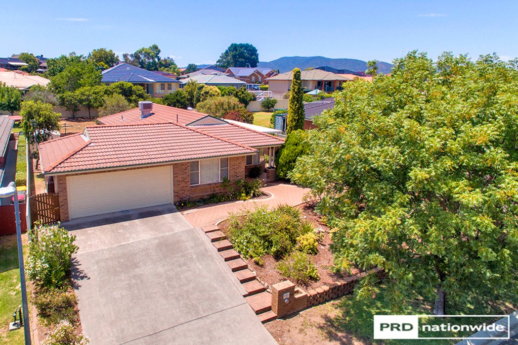 24 Overlanders Way TAMWORTH 16