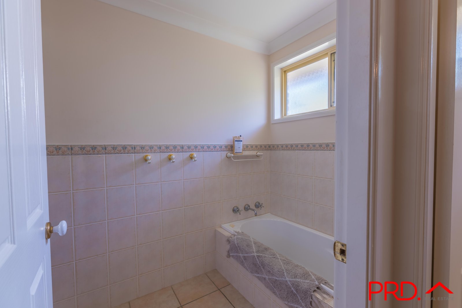 24 Panorama Road TAMWORTH 19