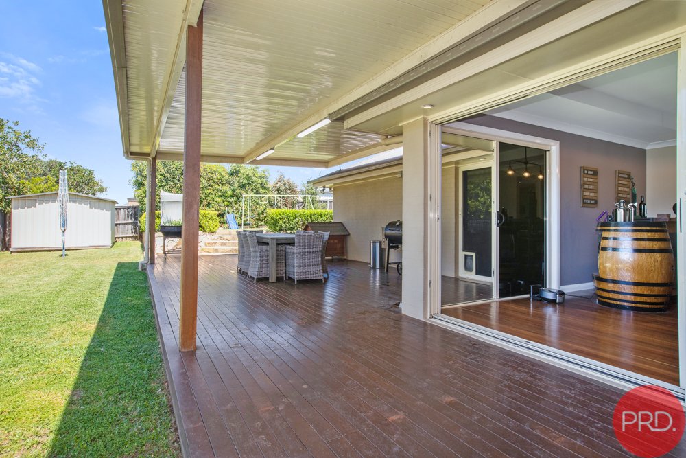 24 Paperbark Parade ABERGLASSLYN 16