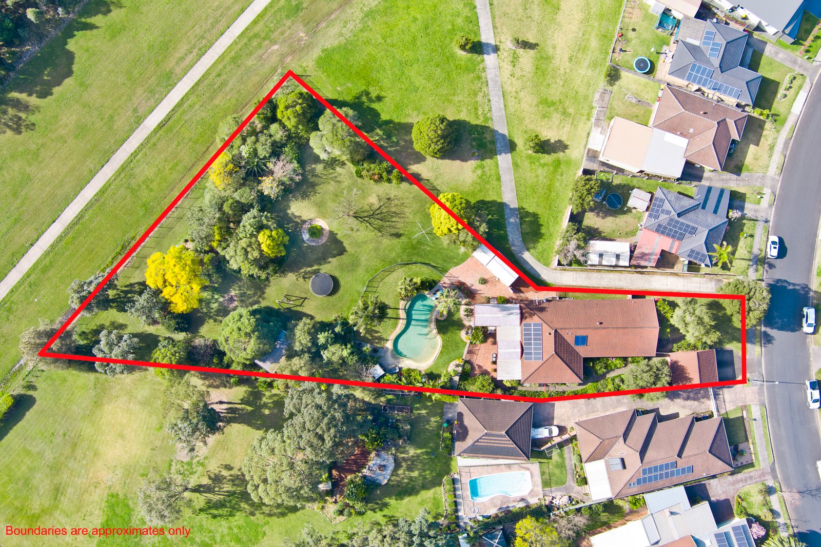 24 Parkdale Avenue HORSLEY 3