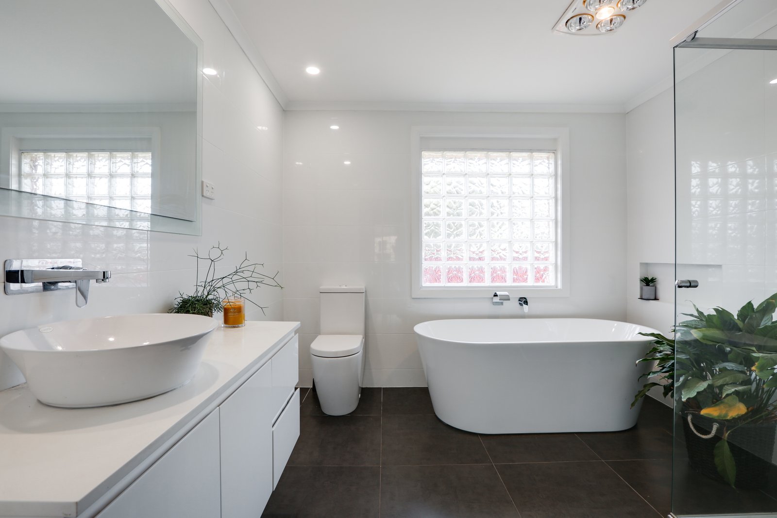 24 Parkdale Avenue HORSLEY 7