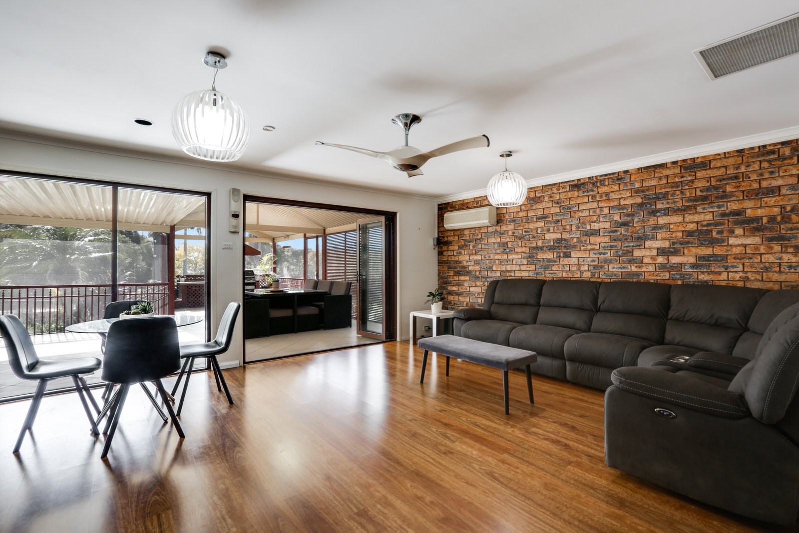 24 Parkdale Avenue HORSLEY 9