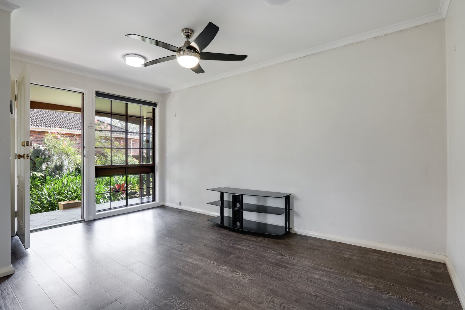 24 Parkdale Avenue HORSLEY 14