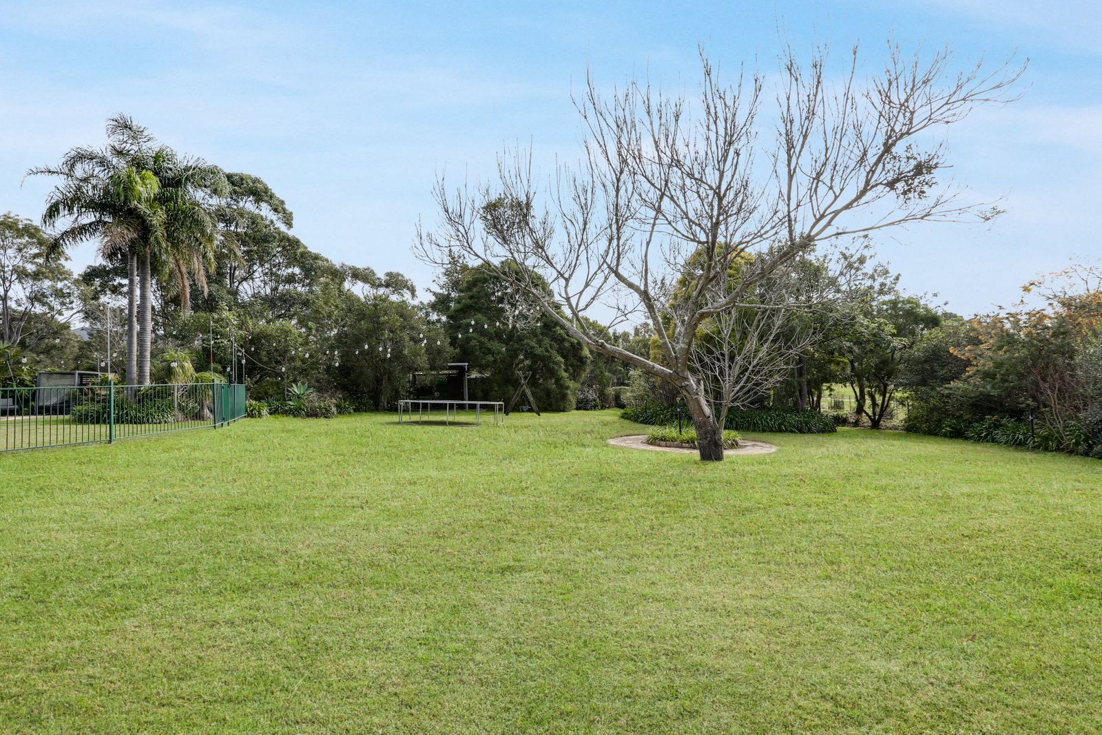 24 Parkdale Avenue HORSLEY 18