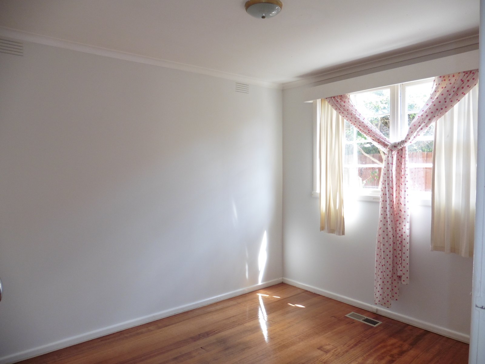 Gallery: 2/4 Parkers Road