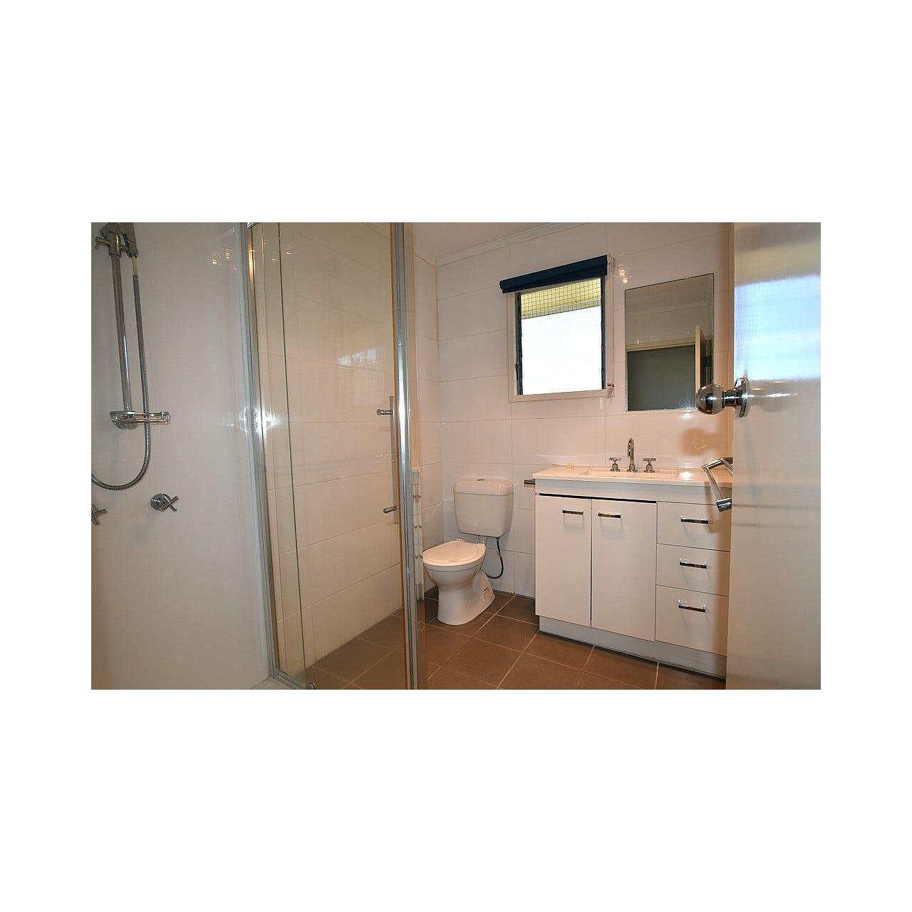 24 Paterson Street WEST GLADSTONE 10