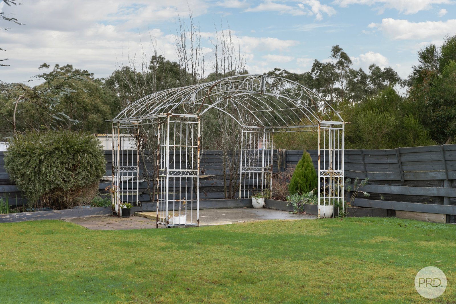 24 Pitfield-Scarsdale Road SCARSDALE 18