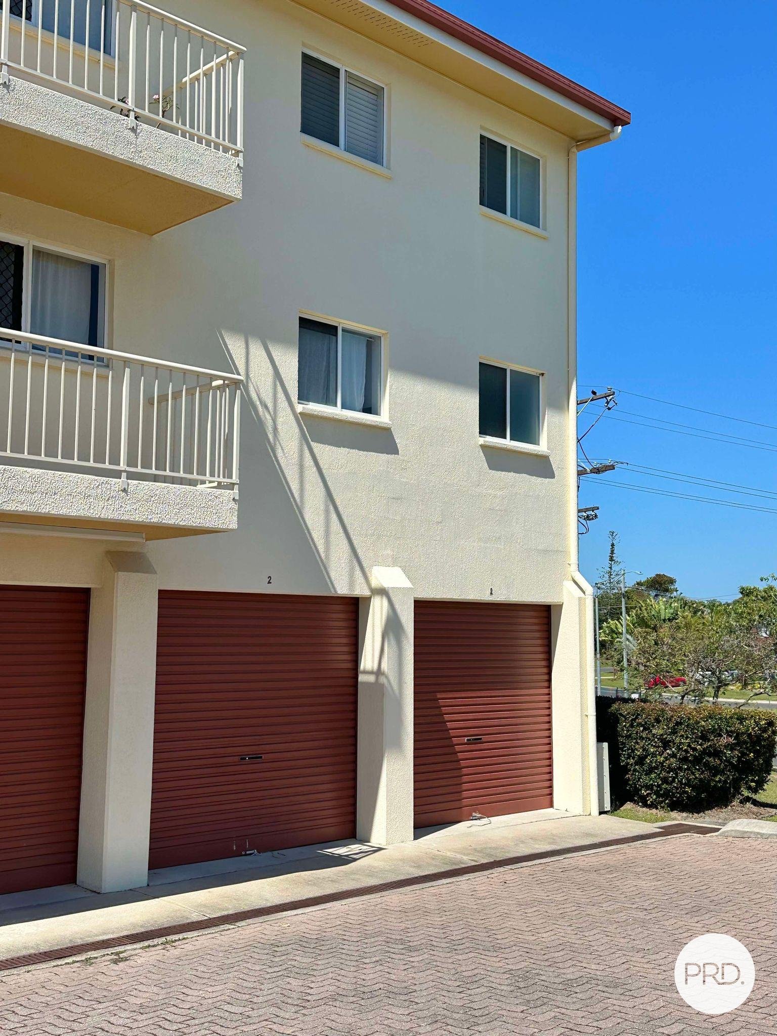 2/4 Pittsbay Crescent BOYNE ISLAND 2