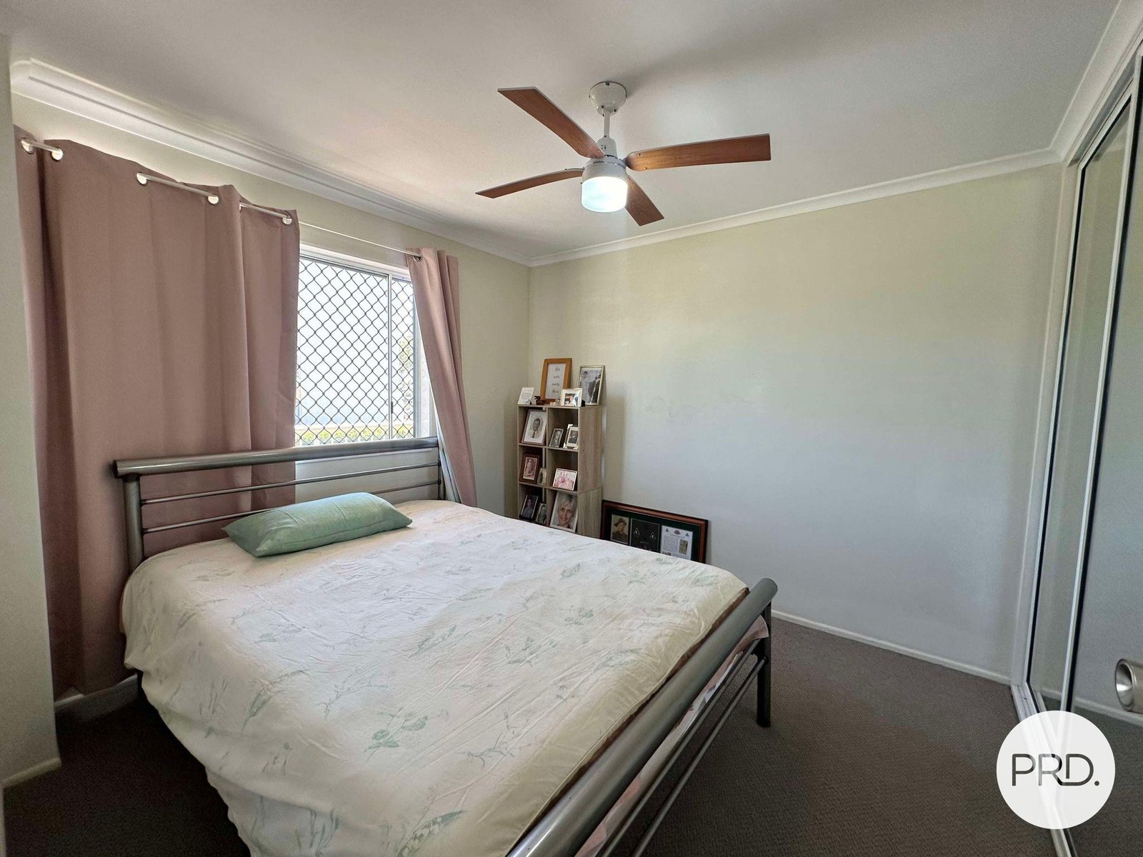 2/4 Pittsbay Crescent BOYNE ISLAND 4