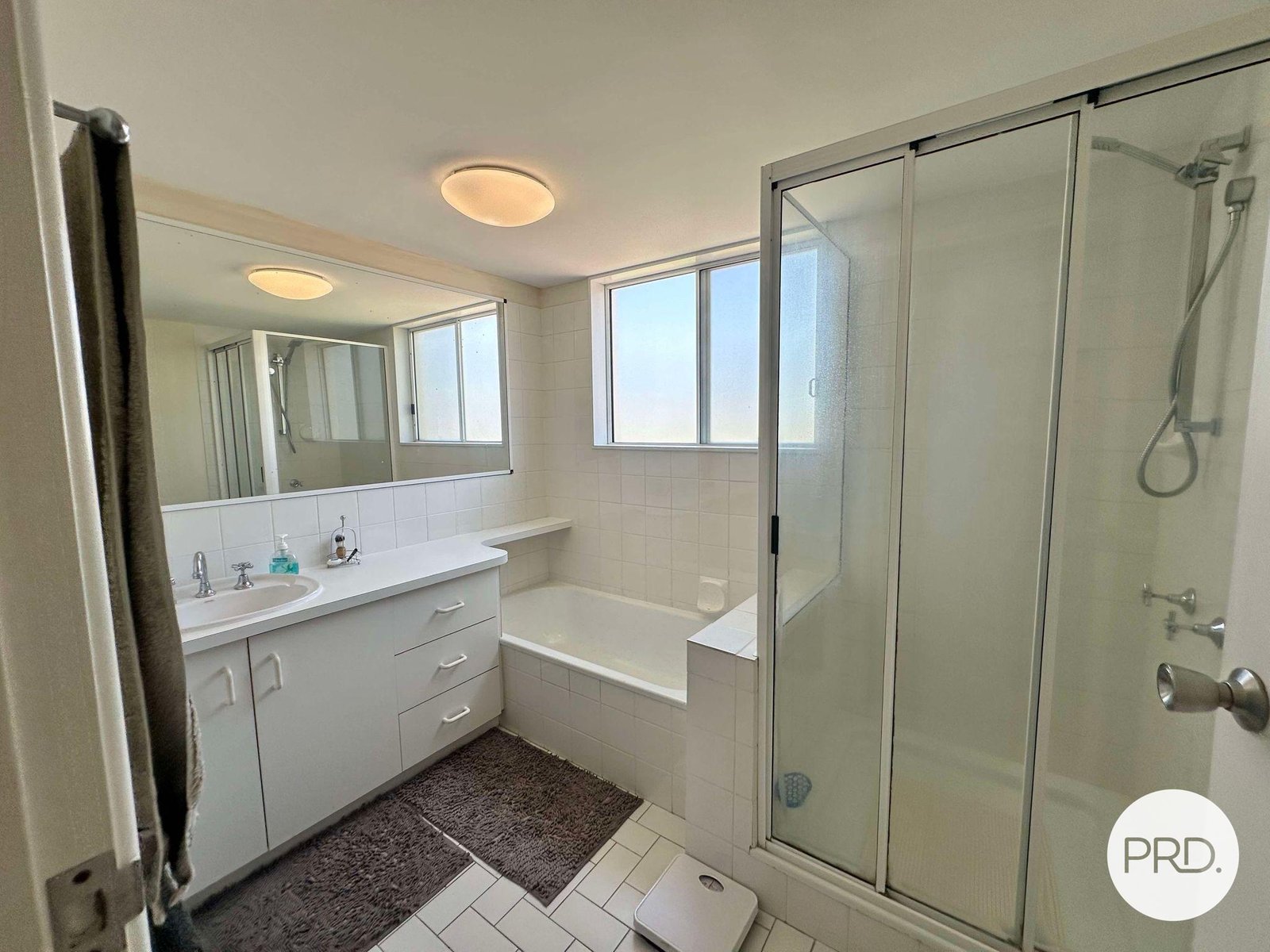 2/4 Pittsbay Crescent BOYNE ISLAND 11