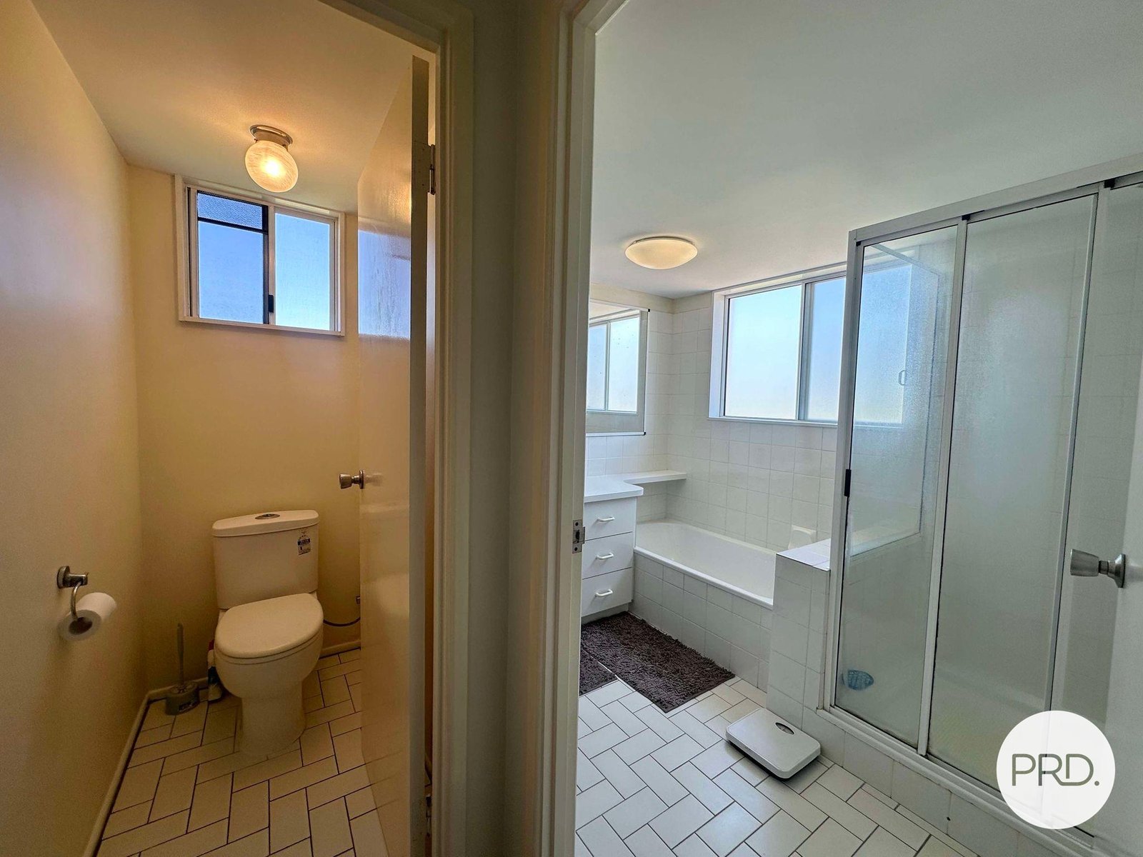 2/4 Pittsbay Crescent BOYNE ISLAND 12