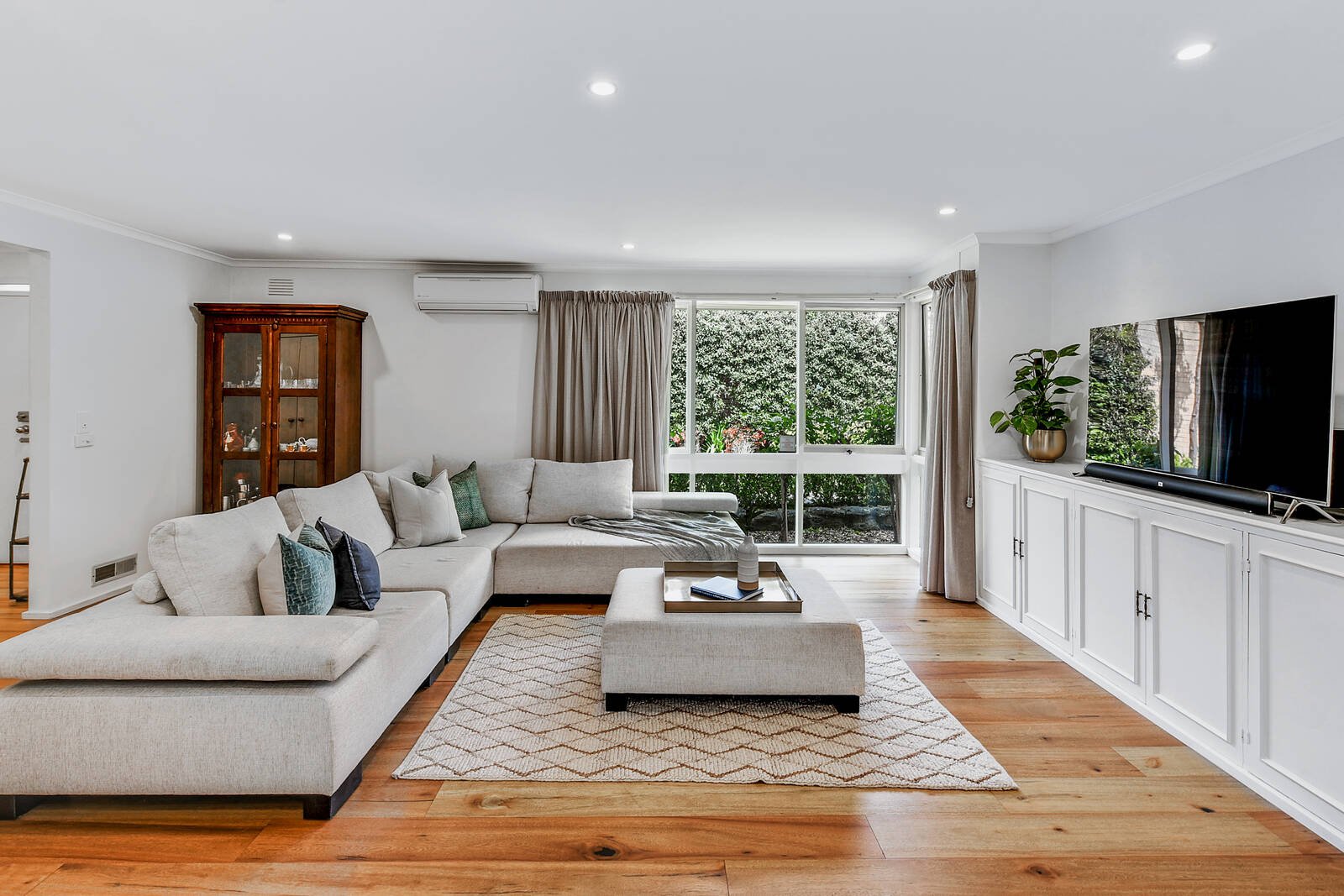 Gallery: 24 Plato Crescent