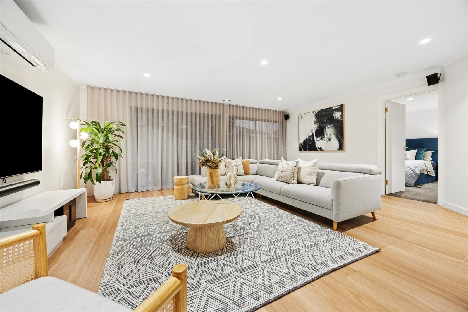 Gallery: 24 Plaza Crescent
