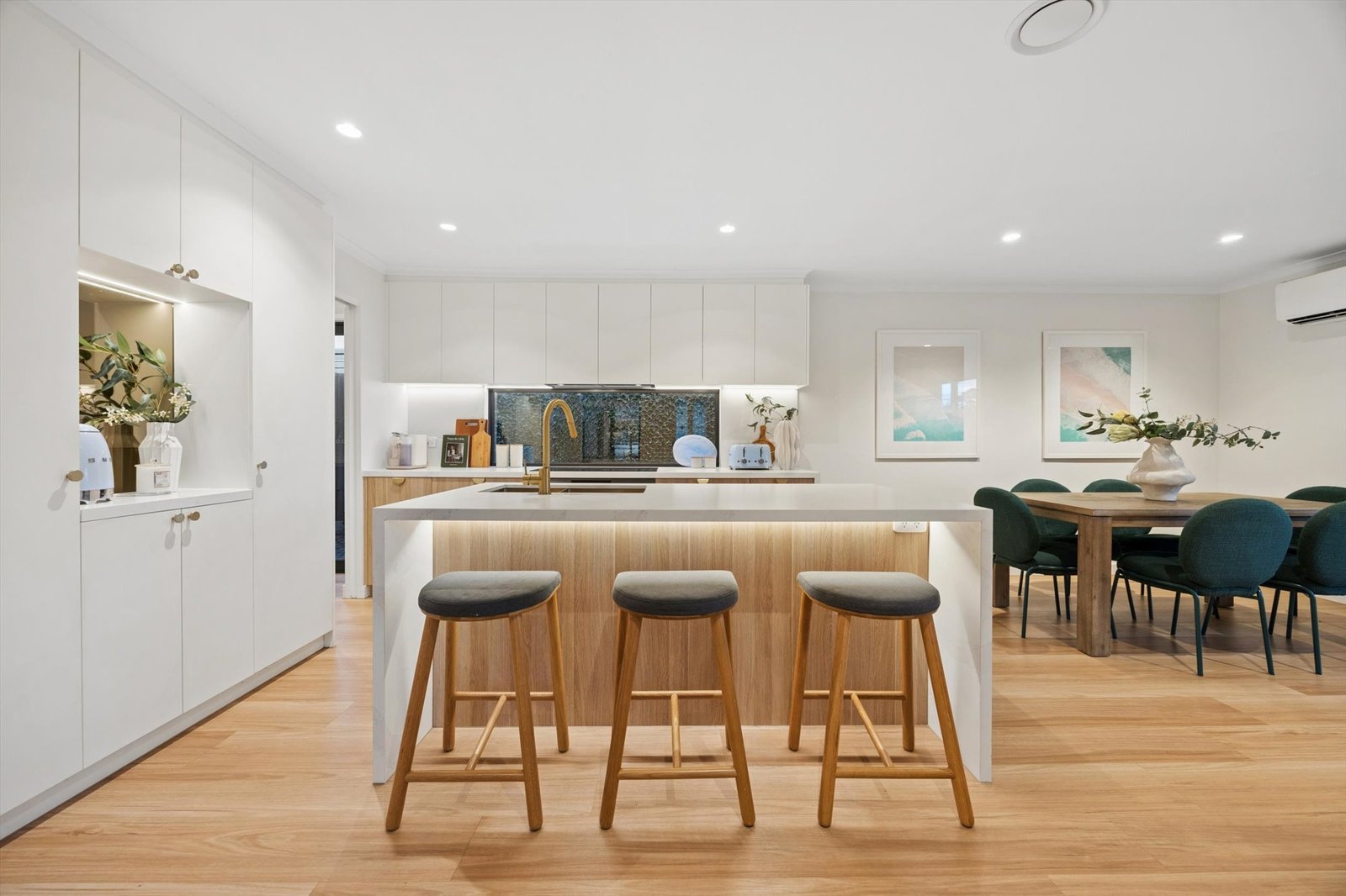 Gallery: 24 Plaza Crescent