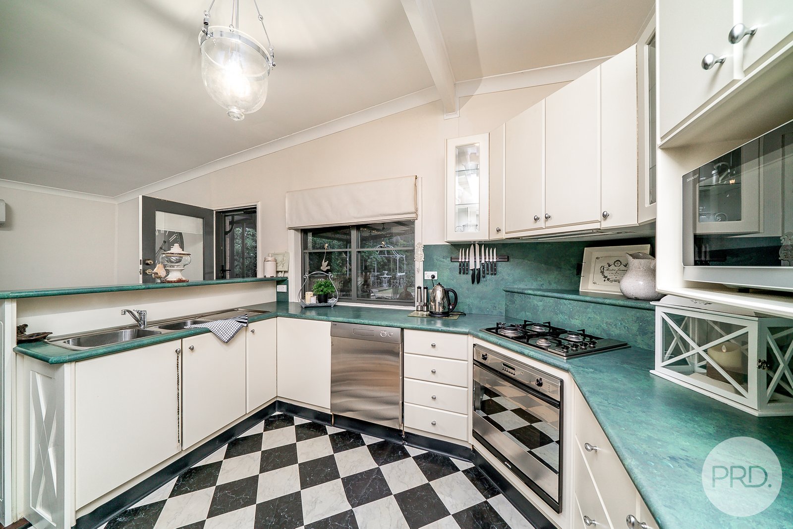 24 Plumpton Road KOORINGAL 8