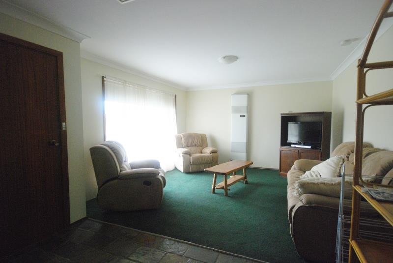 24 Pugsley Avenue ESTELLA 2