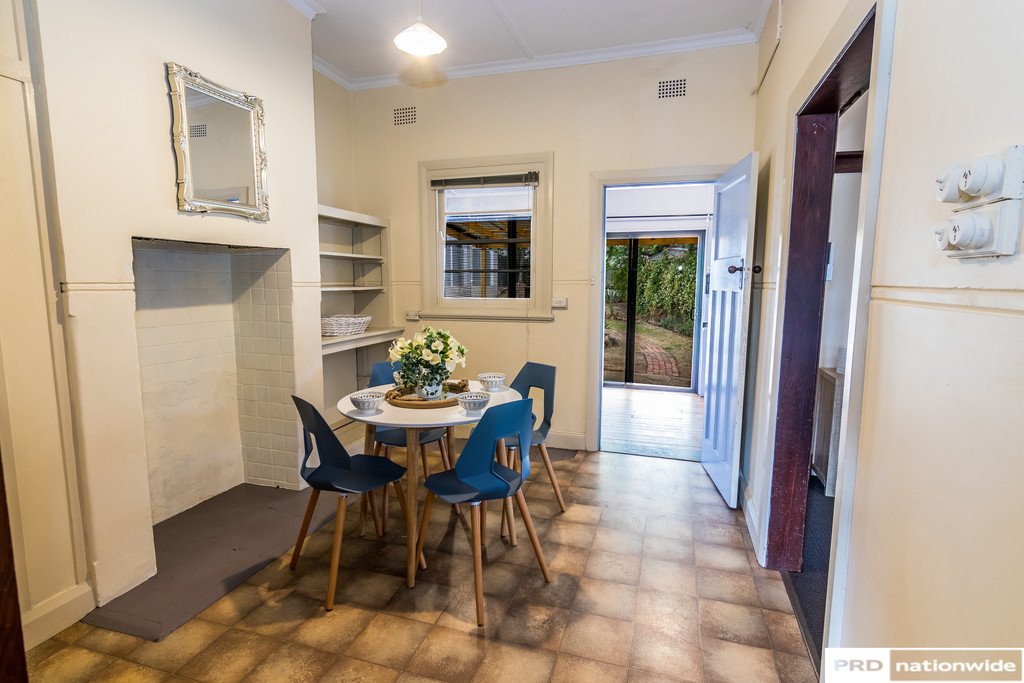 24 Raglan Street TAMWORTH 13