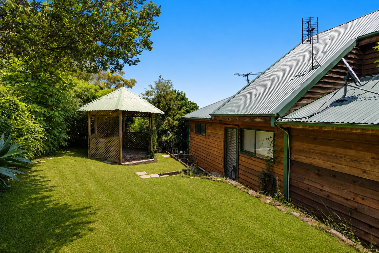 24 Randall Drive SALAMANDER BAY 3