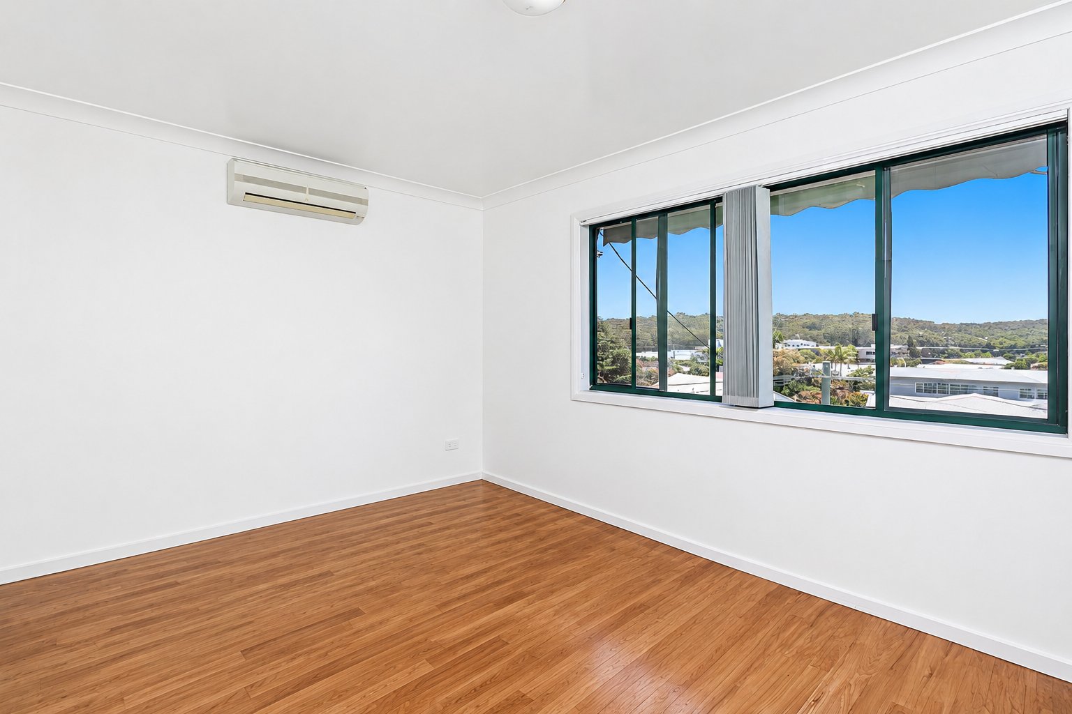 24 Randall Drive SALAMANDER BAY 8