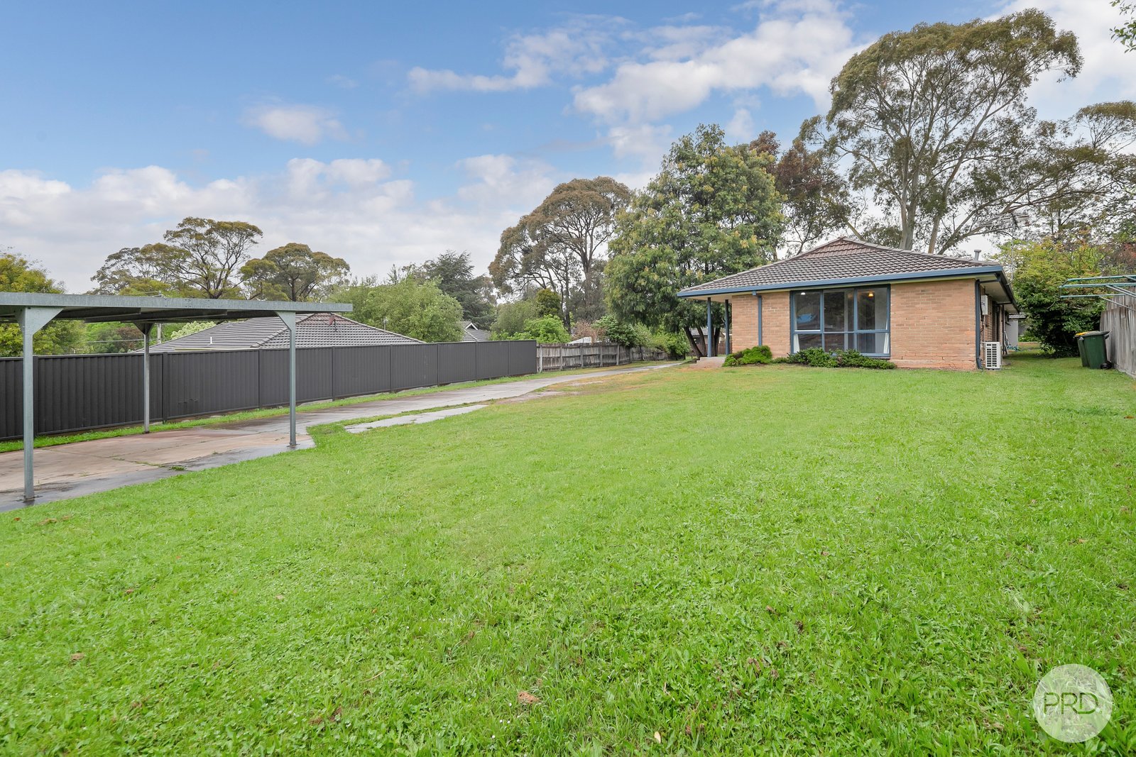 2/4 Rathkeale Avenue MOUNT HELEN 1