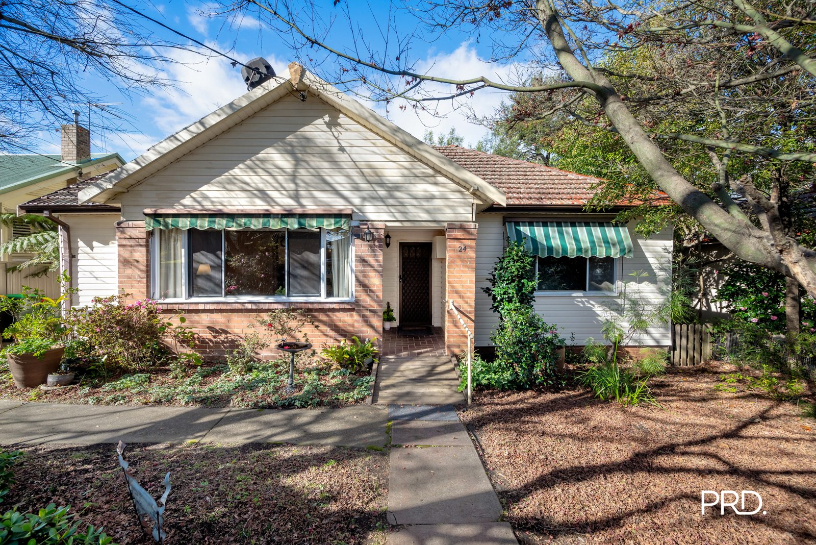 24 Raymond Road SPRINGWOOD 1