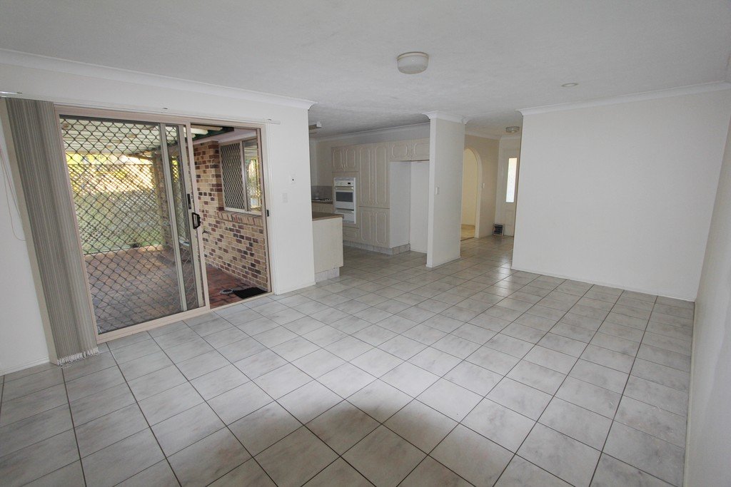 24 Rebbechi Court PARKWOOD 4