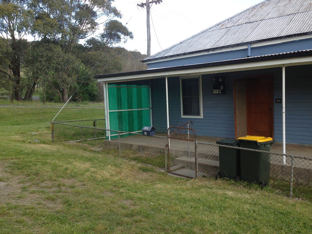 24 Regent St  TUMBARUMBA 1