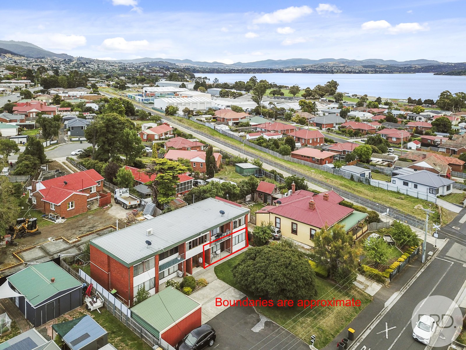 2/4 Riverway Road MONTROSE 2