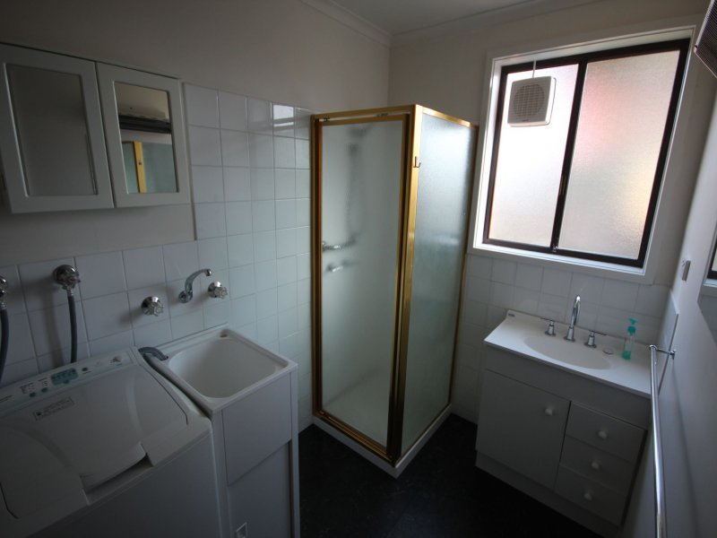2/4 Riverway Road MONTROSE 8