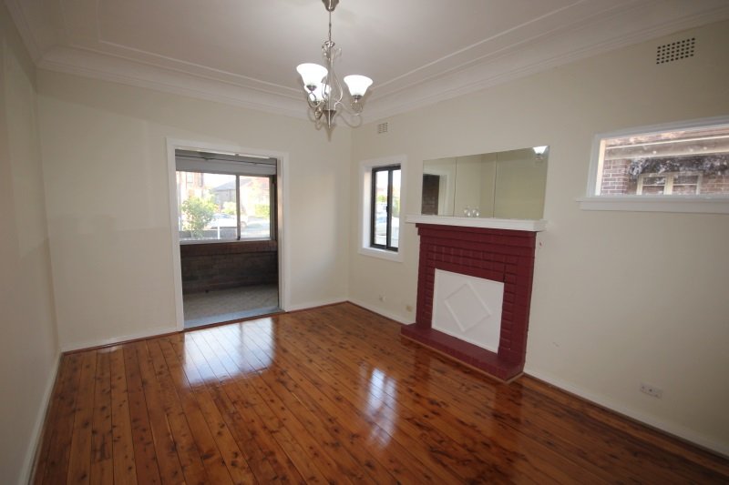 24 Robinson Street MONTEREY 2