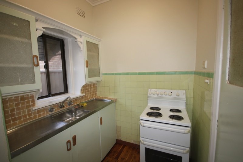 24 Robinson Street MONTEREY 4