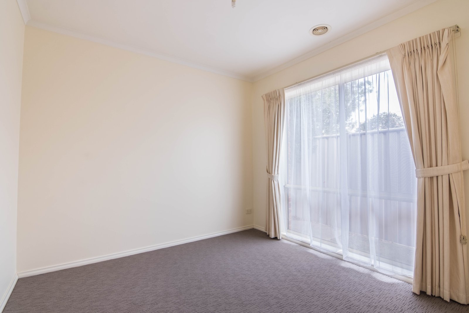 24 Romney Crescent SHEPPARTON 13