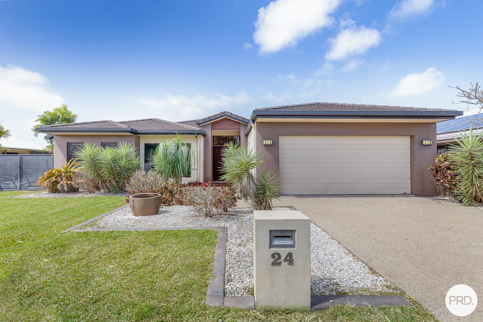 24 Royal Boulevard GLENELLA 1