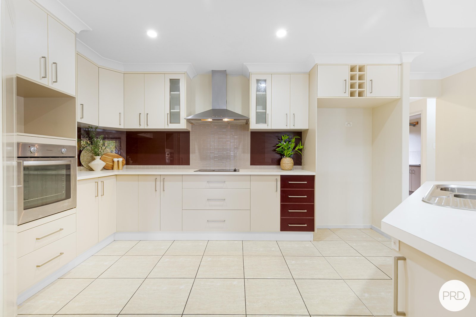 24 Royal Boulevard GLENELLA 5